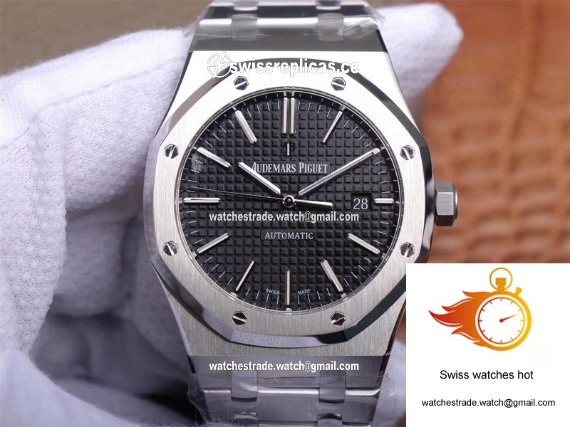 Audemars Piguet Royal Oak 15400ST.OO.1220ST.01 ZF Factory Black Dial 1