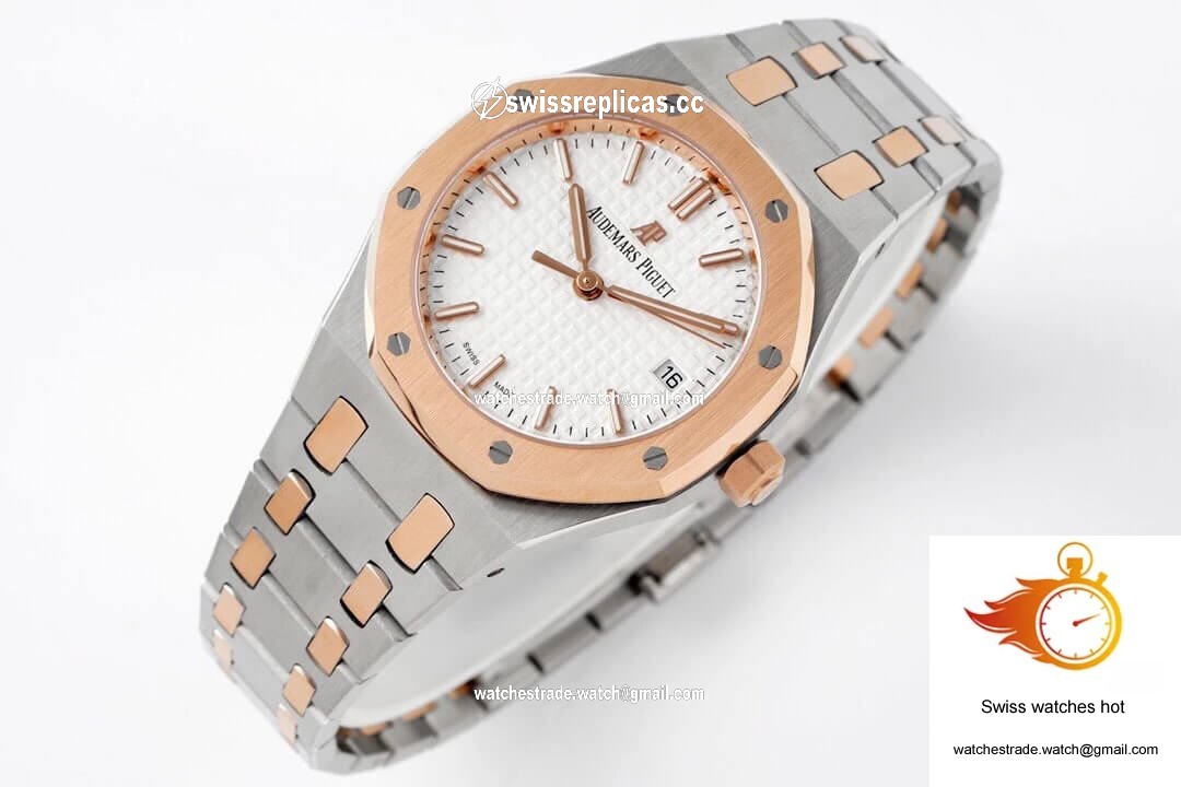 Audemars Piguet Royal Oak 77350SR.OO.1261SR.01 8F Factory Silver Dial 2