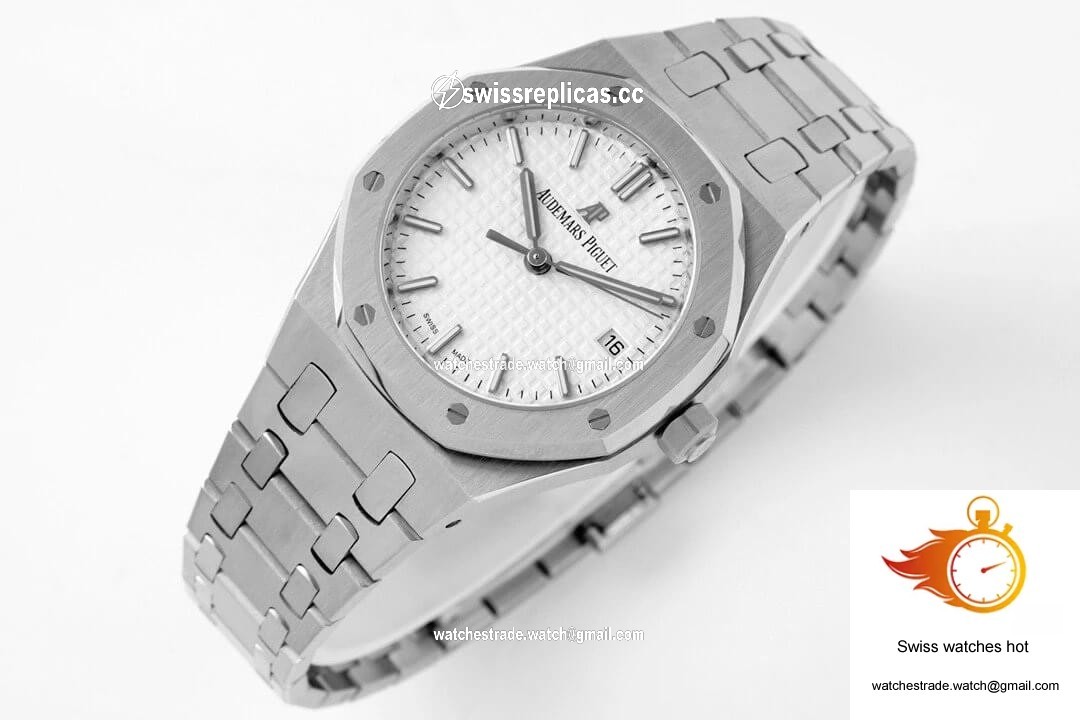 Audemars Piguet Royal Oak 77350ST.OO.1261ST.01 8F Factory Silver Dial 2