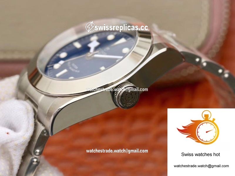 Tudor Heritage Black Bay M79540-0004 TW Factory Blue Dial 6